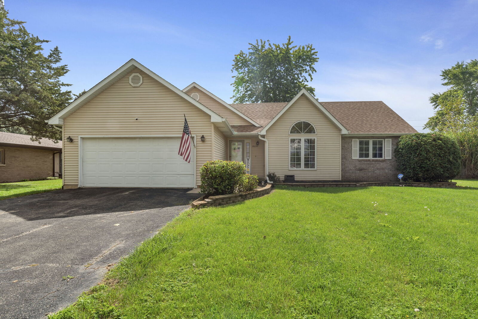 Property Photo: 206 1/2 Redbud Drive IL 60433
