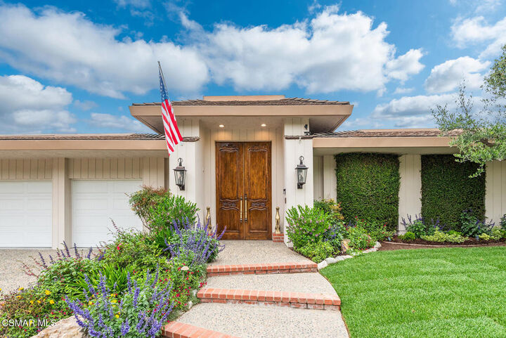 Property Photo:  32377 Lake Pleasant Drive  CA 91361 