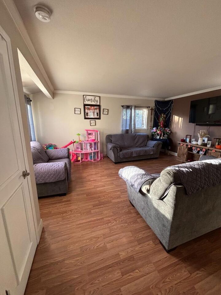 Property Photo: 418 Calaveras Way CA 93927