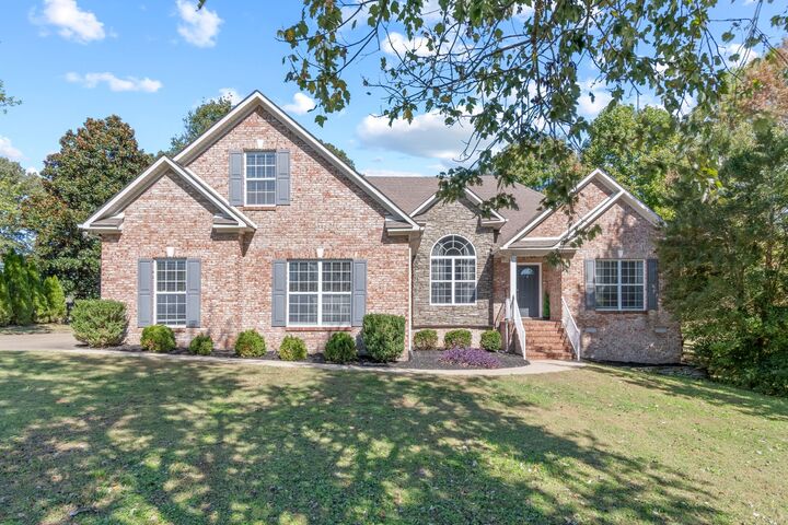 Property Photo: 713 Pleasant View Dr TN 38401