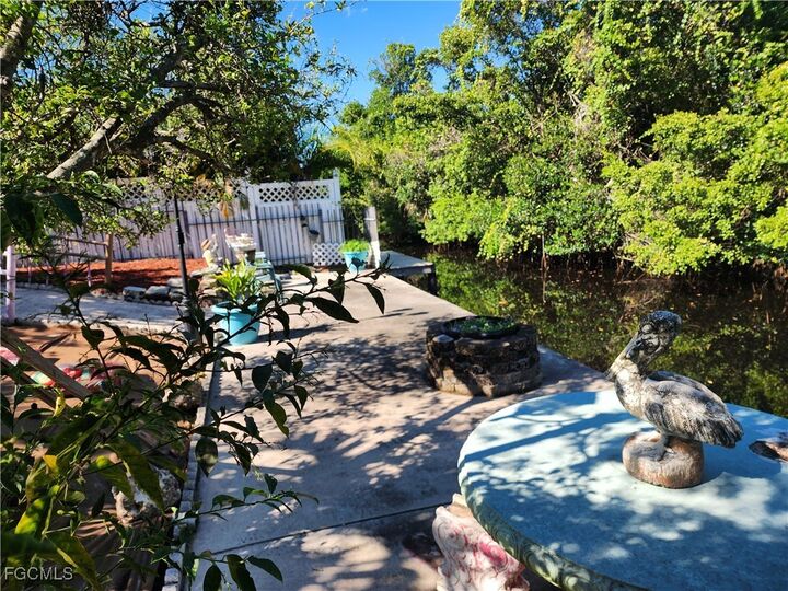 Property Photo:  1370 Harbor View Drive  FL 33917 