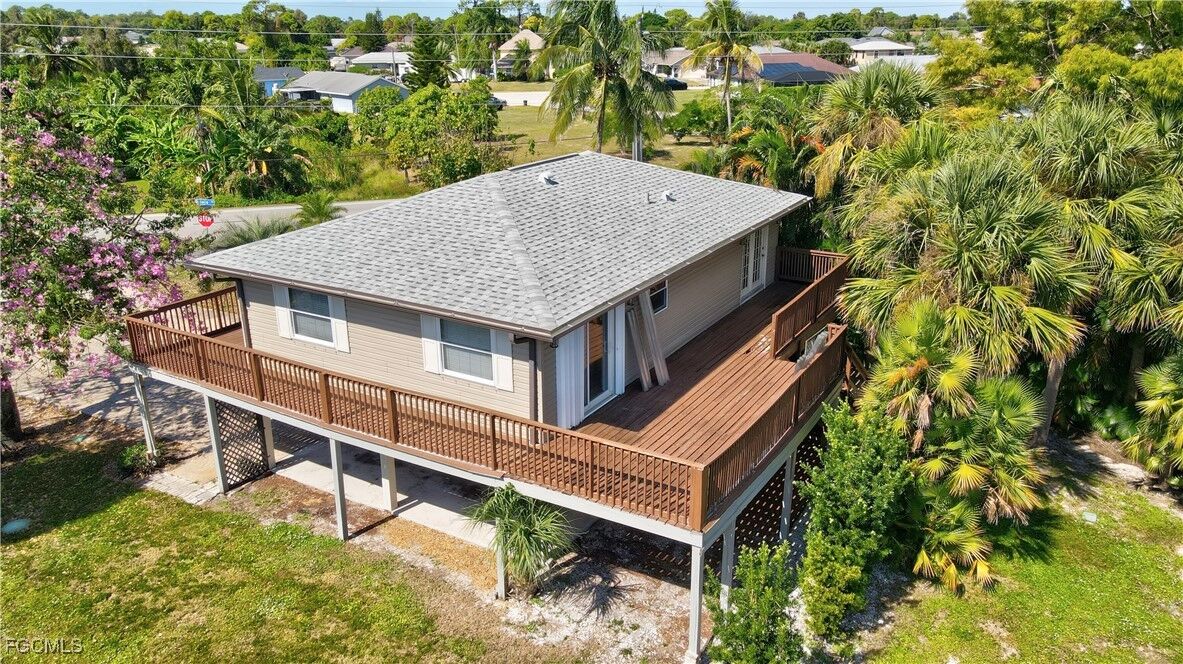 Property Photo:  8521 Cypress Drive S  FL 33967