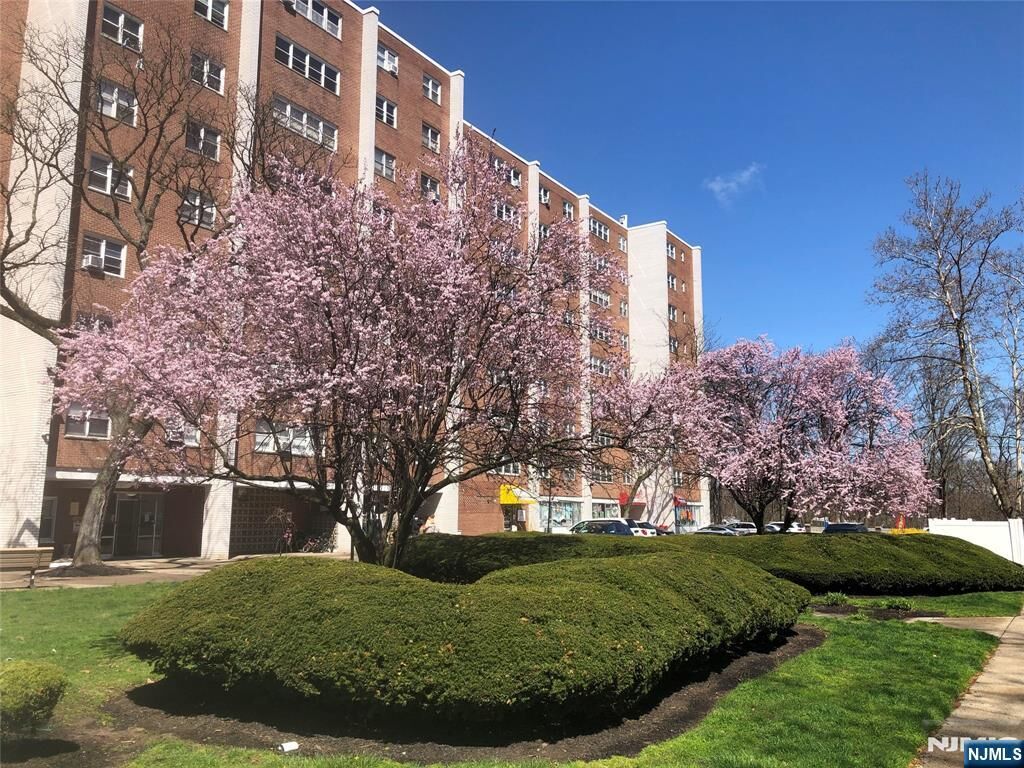 Property Photo: 39 E 39th Street 617 NJ 07504