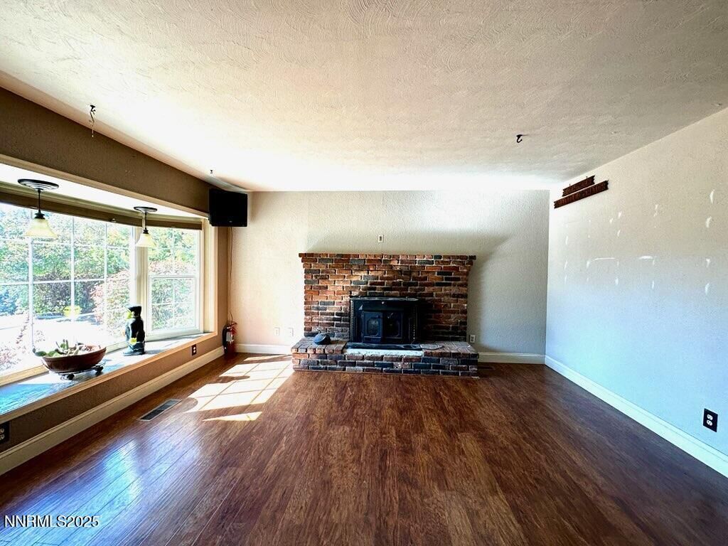 Property Photo: 612 W Winnie Lane NV 89703