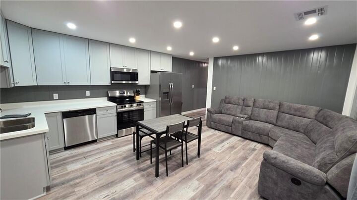 Property Photo: 115 Apricot Street A LA 70037