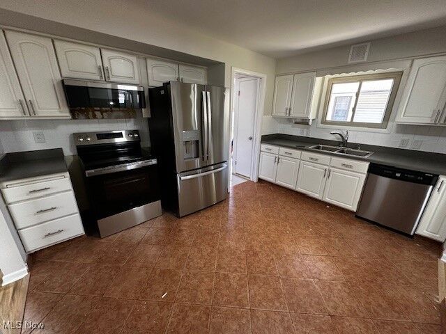 Property Photo:  22708 Jennings Street  OH 44128