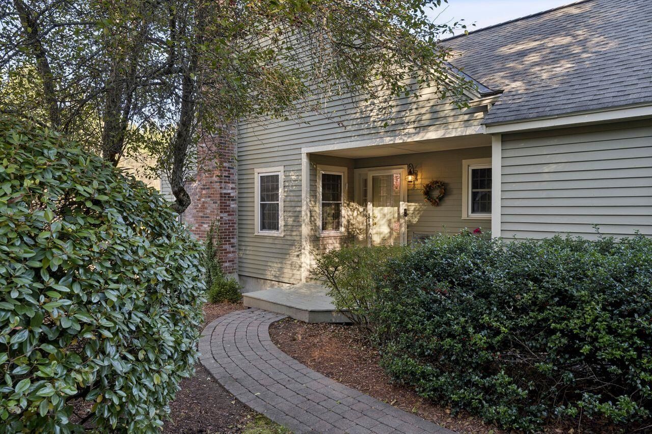 Property Photo:  25 Atherton Lane  NH 03031 