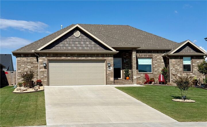 942 E Pinnacle Street  Prairie Grove AR 72753 photo