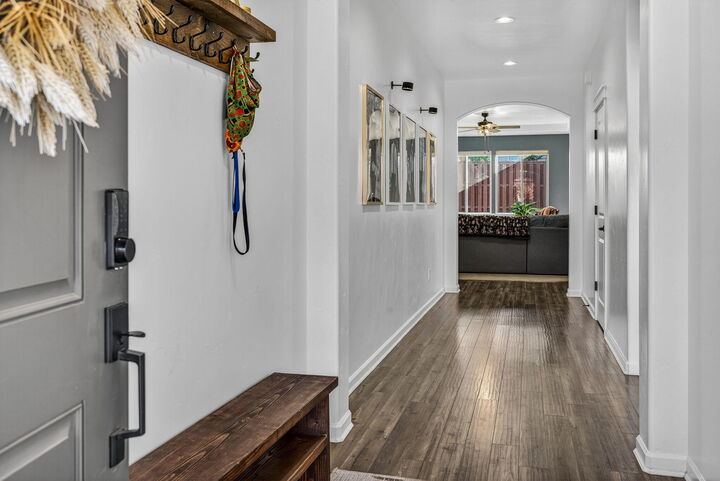 Property Photo:  972 NE Steins Pillar Drive  OR 97754 