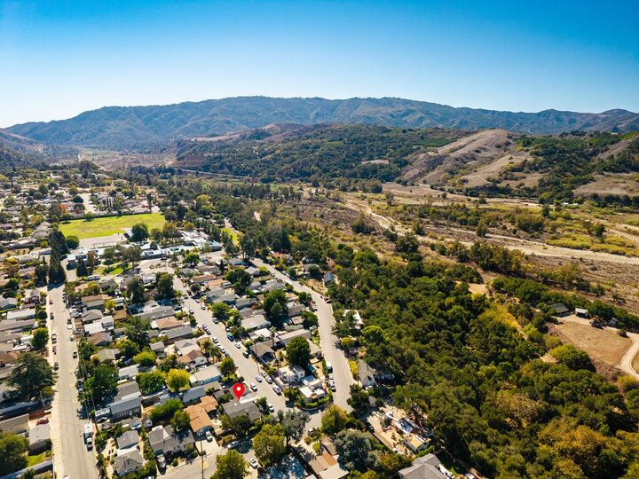 386 Larmier  Oak View CA 93022 photo