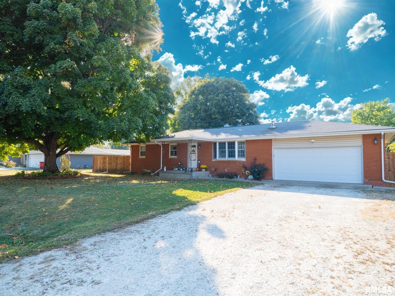Property Photo:  409 N Kellogg Street  IL 61572 