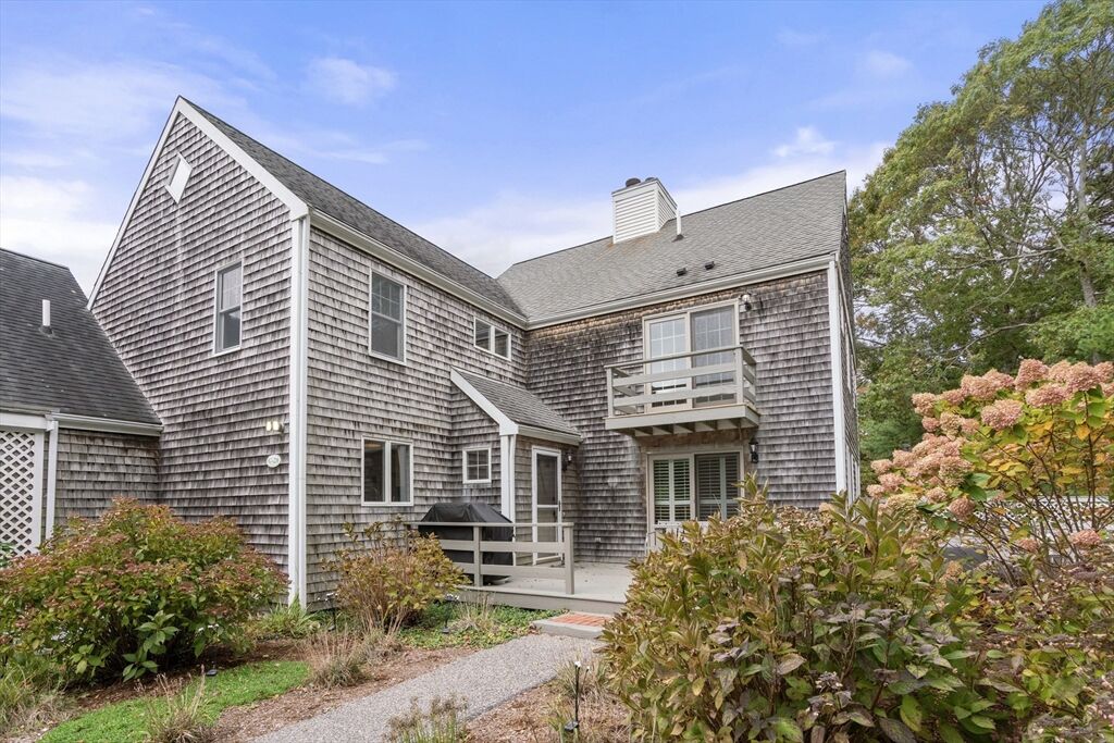 Property Photo:  28 Chilmark Dr 28  MA 02536 