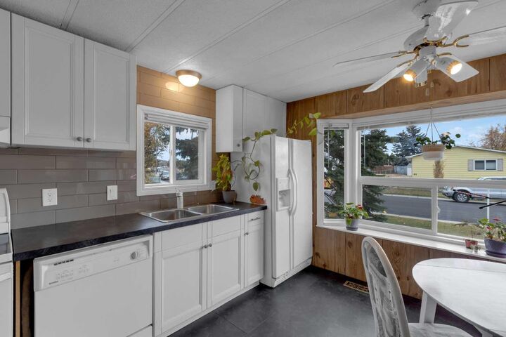 Property Photo: 47 Huntstrom Drive NE AB T2K 5T4