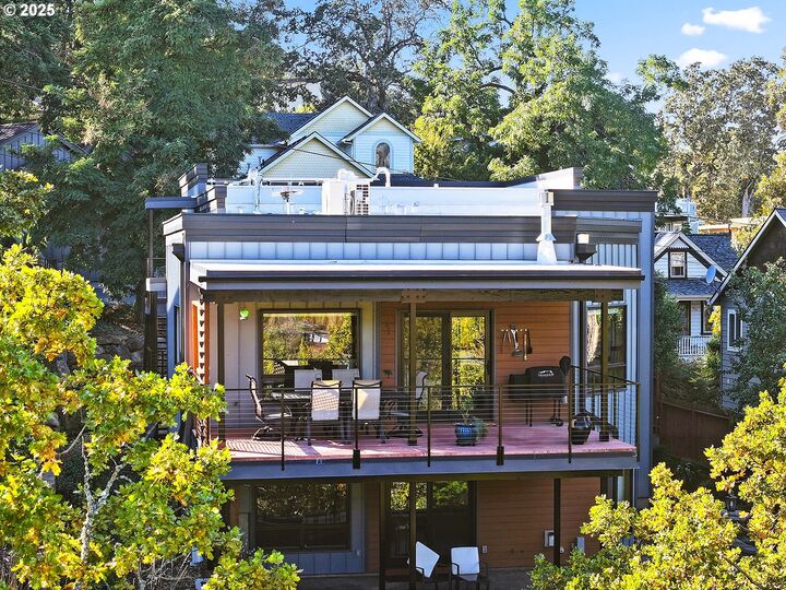 515 E 4th St #2  Hood River OR 97031 photo