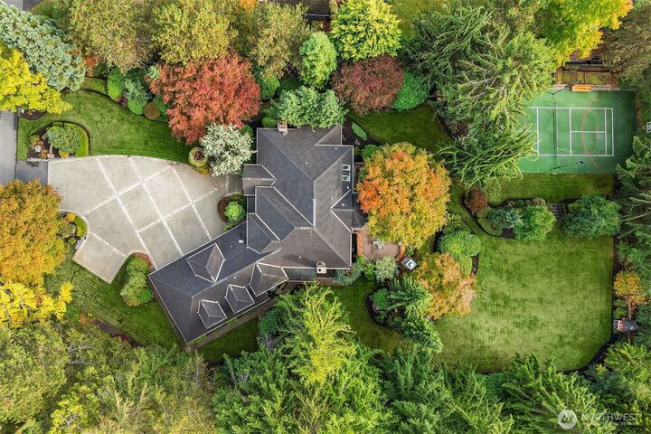 Property Photo: 13205 NE 61st Street WA 98033