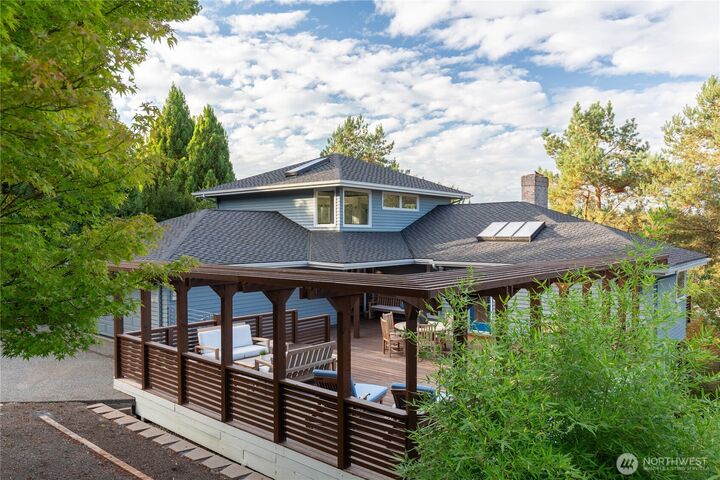 4660 NE 89th Street  Seattle WA 98115 photo