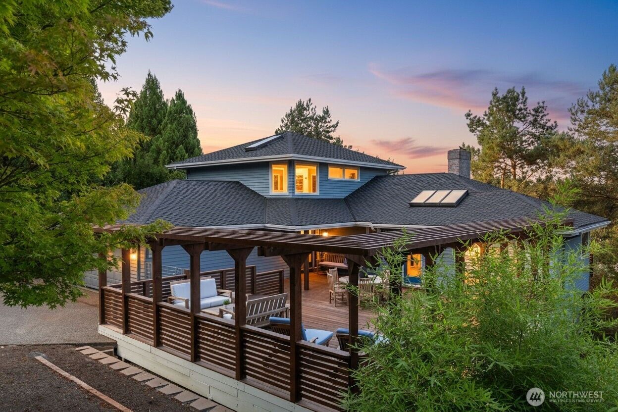 Property Photo:  4660 NE 89th Street  WA 98115 