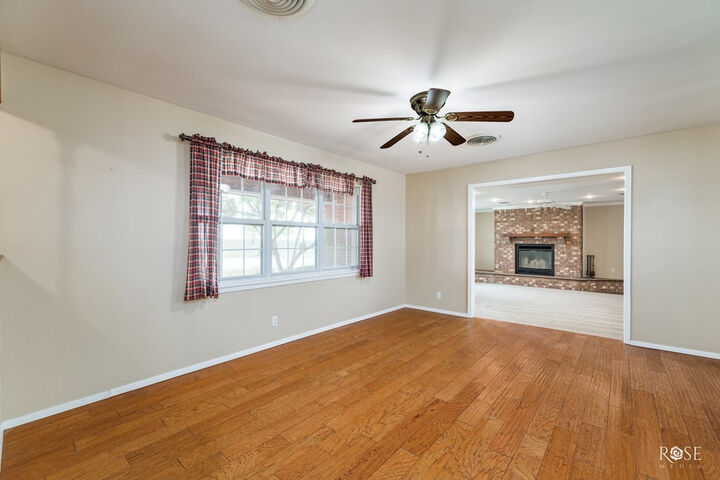 Property Photo: 8862 Loop 570 TX 76957