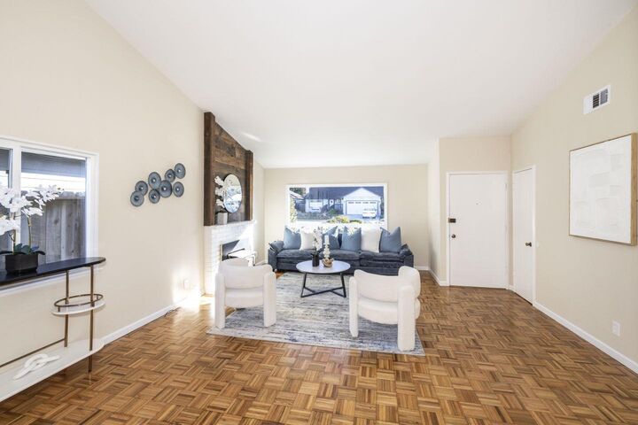 Property Photo:  441 Bridgeport Drive  CA 94018 