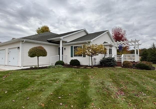 Property Photo: 870 Patricia Court 6 WI 54941