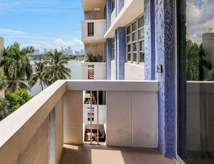 Property Photo: 800 West Ave 506 FL 33139