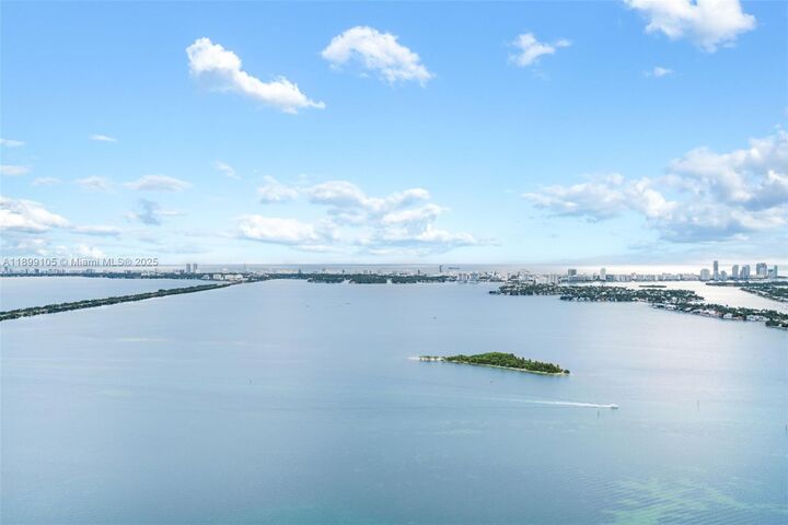 Property Photo:  700 NE 24 St 5401  FL 33137 