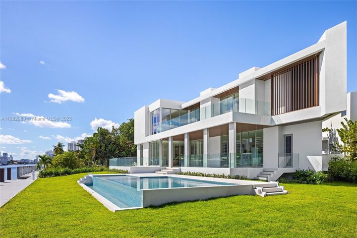 Property Photo:  503 Palm Dr  FL 33009