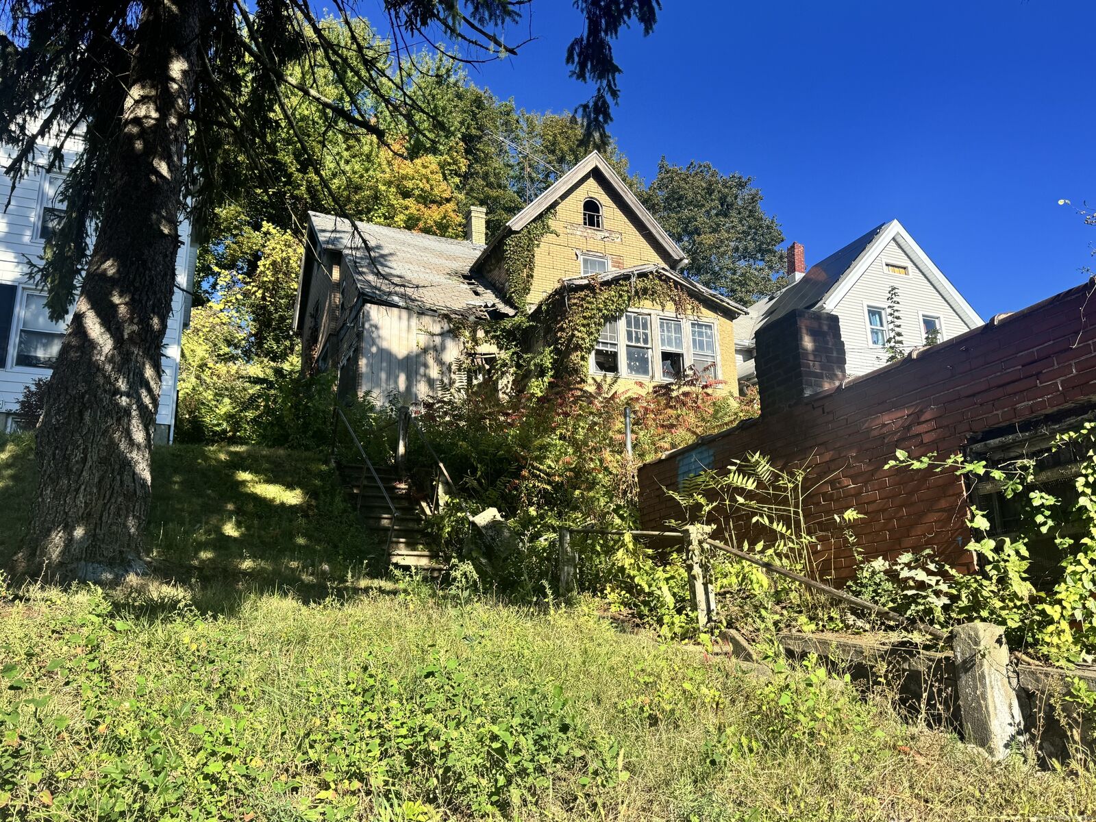 Property Photo:  77 Easton Avenue  CT 06704 