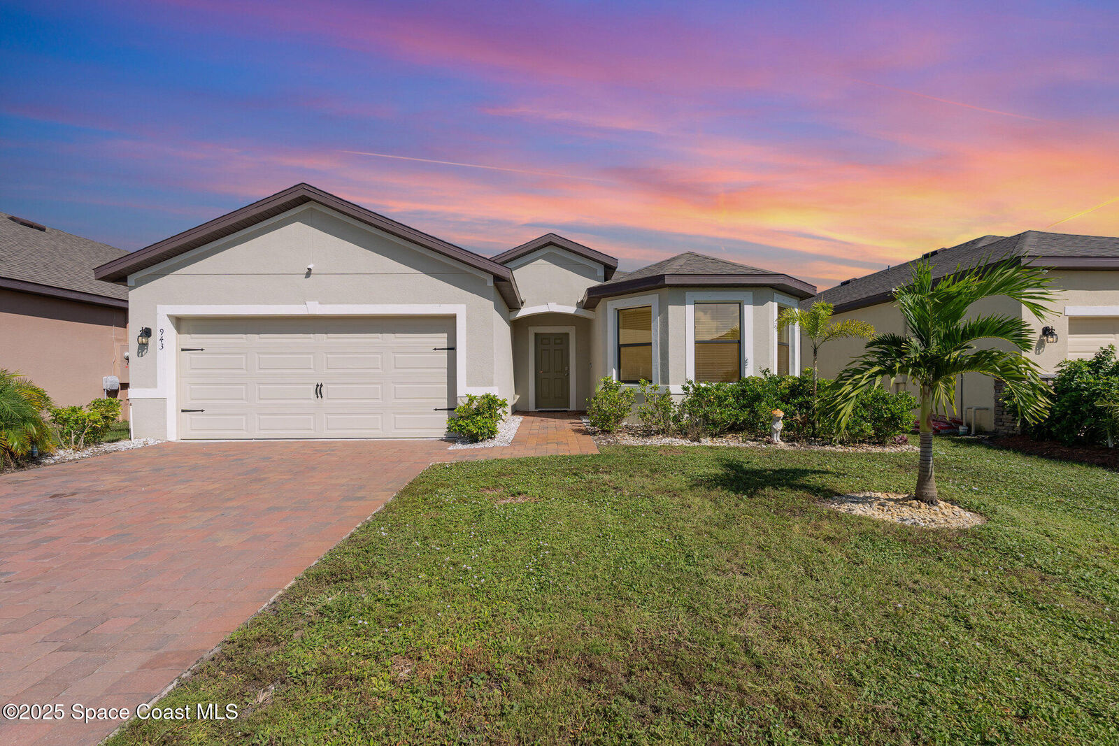 Property Photo:  943 Remington Green Drive SE  FL 32909 
