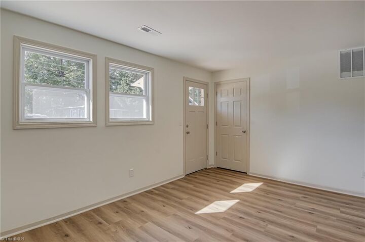 Property Photo:  1407 Randolph Avenue  NC 27406 