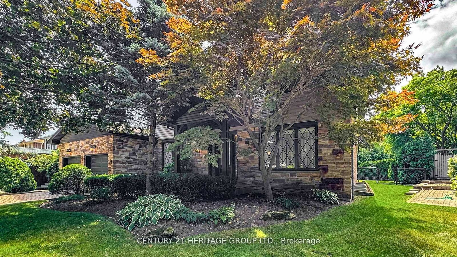 Property Photo:  280 Henderson Avenue  ON L3T 2M2 