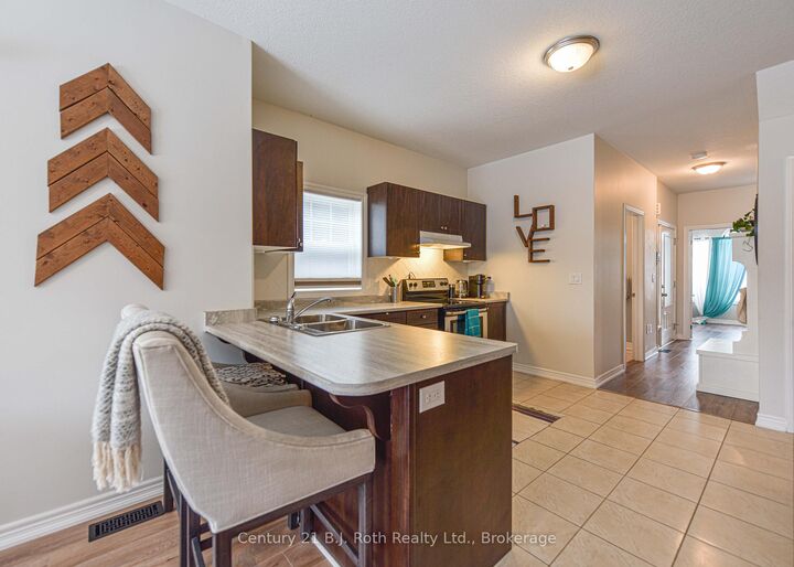 Photo de la propriété:  15 Isabella Drive  ON L3V 0E2