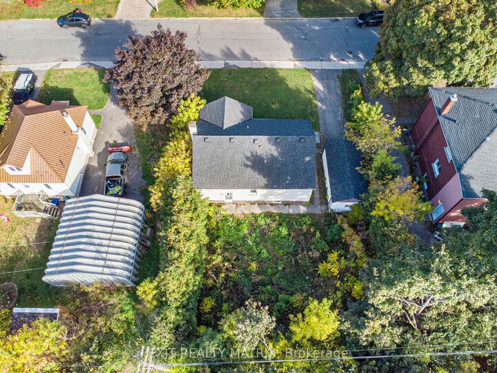 Property Photo: 436 Blake Boulevard ON K1K 1B1