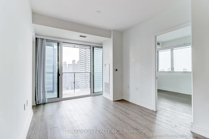 Property Photo:  7 Grenville Street 4105  ON M4Y 1A1