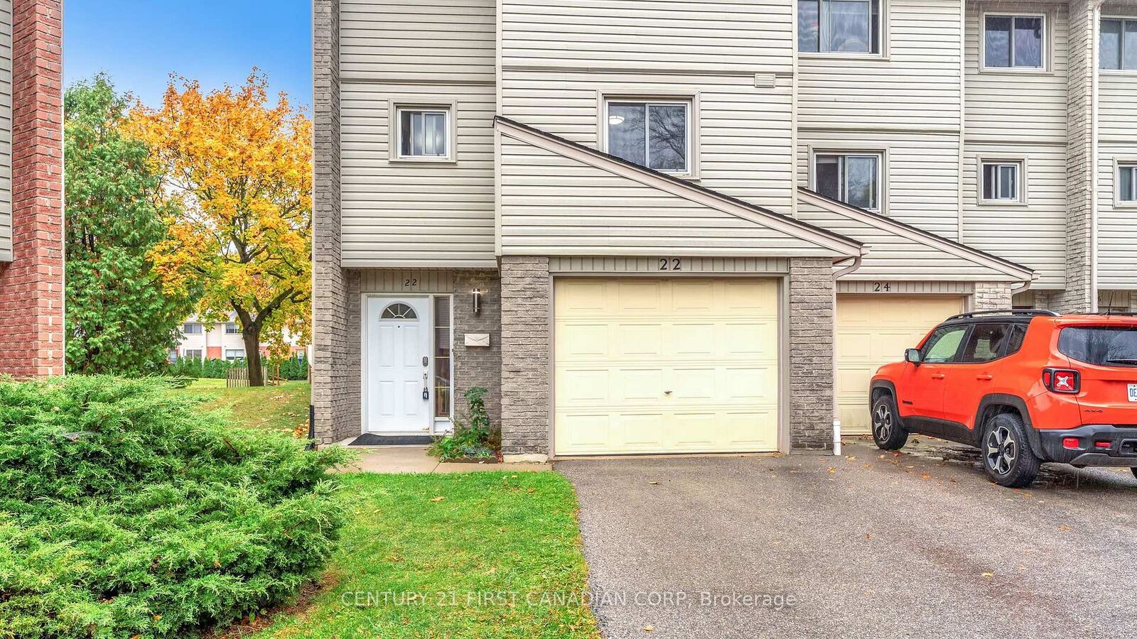 Property Photo: 300 Sandringham Crescent 22 ON N6C 5B4
