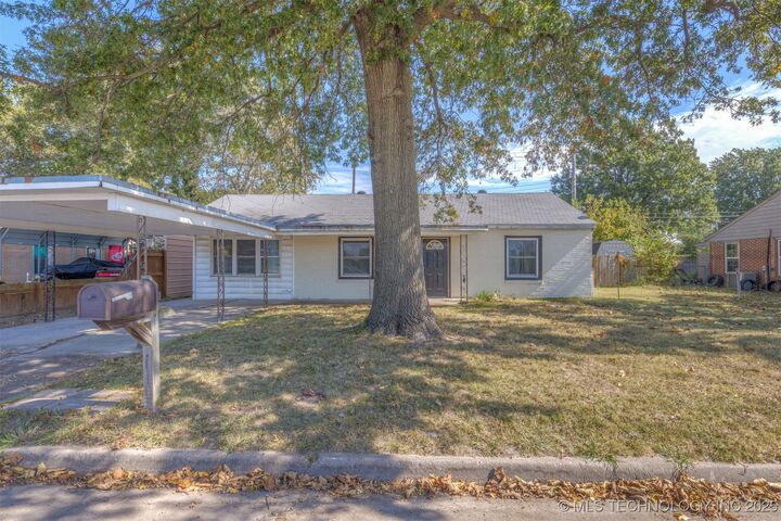 Property Photo:  415 N Orphan Street  OK 74361