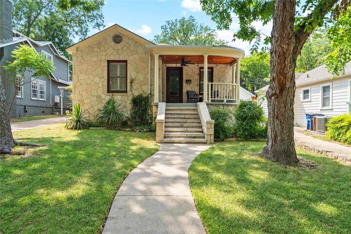 Property Photo:  2106 Kenwood Avenue  TX 78704