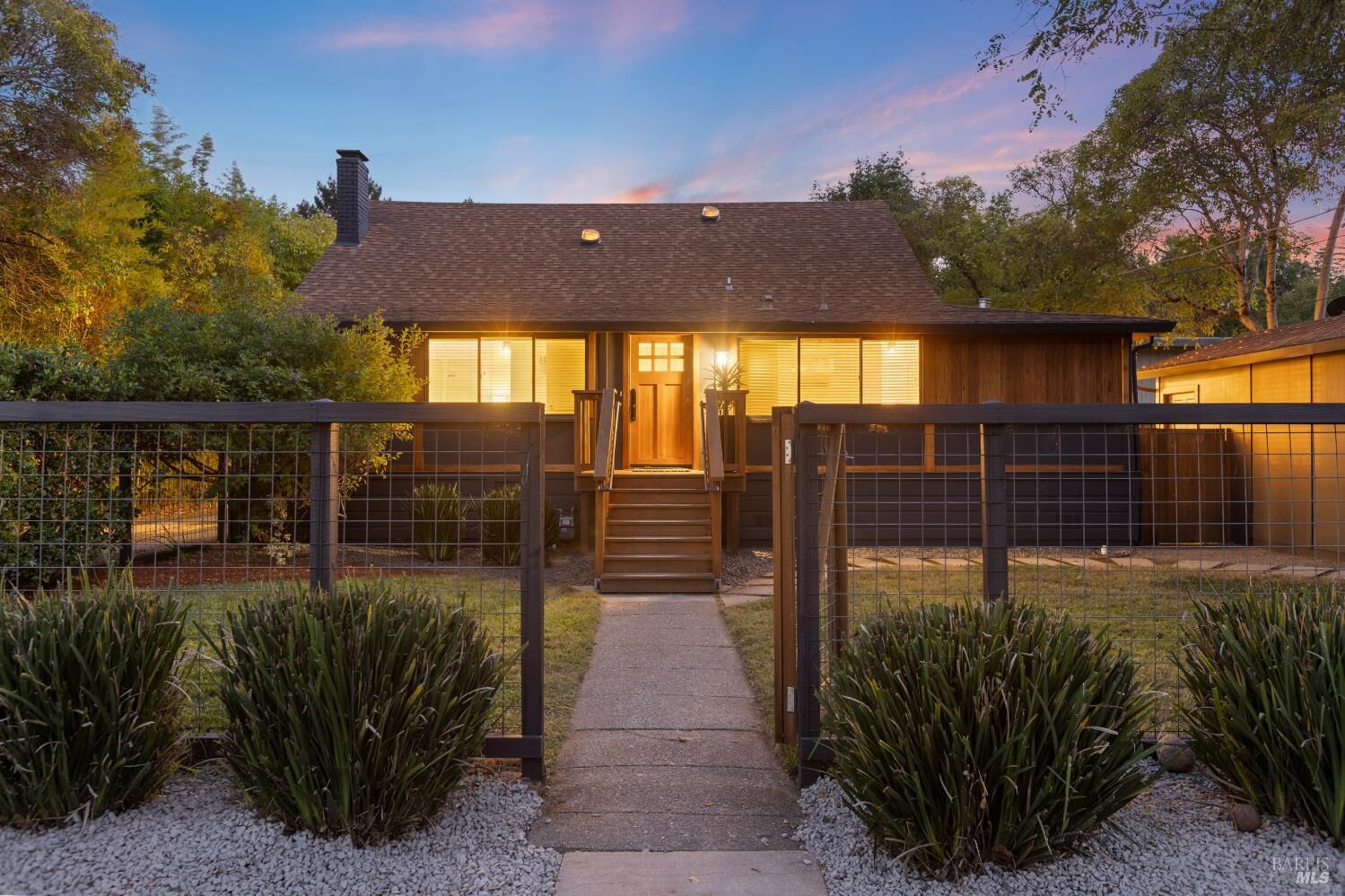 Property Photo: 5 Hillside Avenue CA 94904