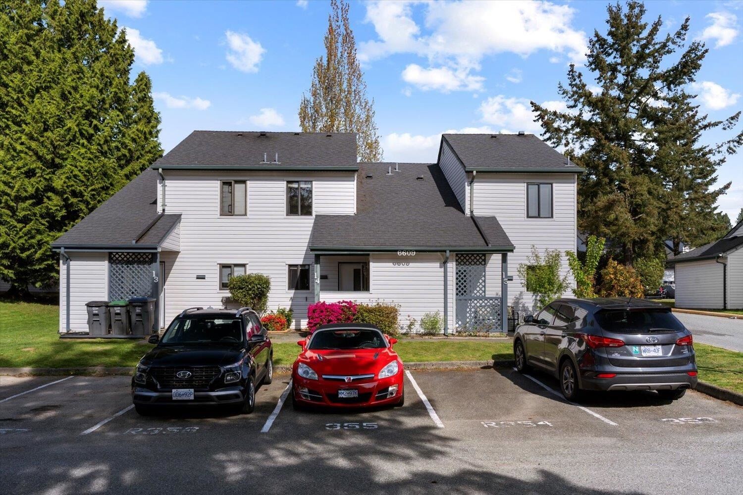 Property Photo: 6609 138 Street 14 BC V3W 5G7