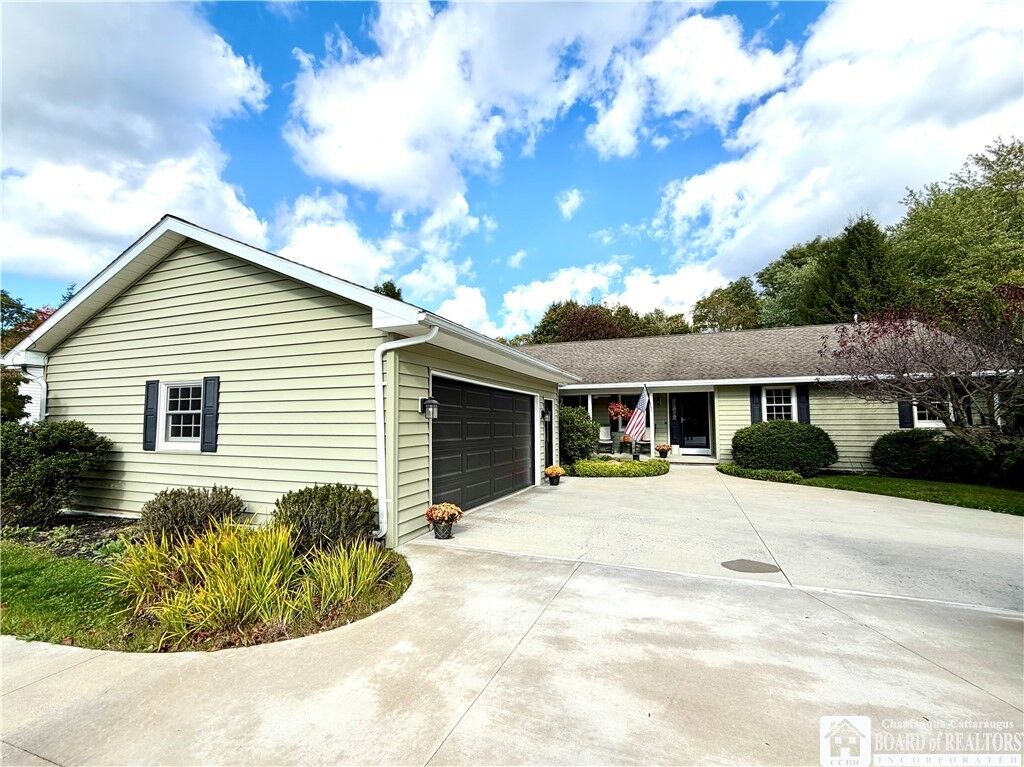 Property Photo:  335 Chestnut Street  NY 14063 