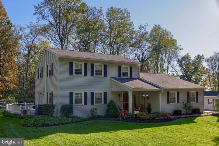 Property Photo:  553 Ridge Avenue  PA 17522 