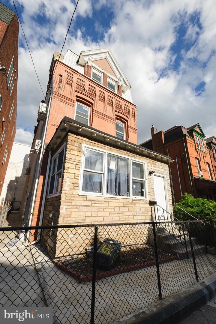 Property Photo: 427 N 33rd Street PA 19104