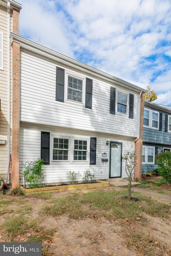 Property Photo:  7518 Quail Run Lane  VA 20109