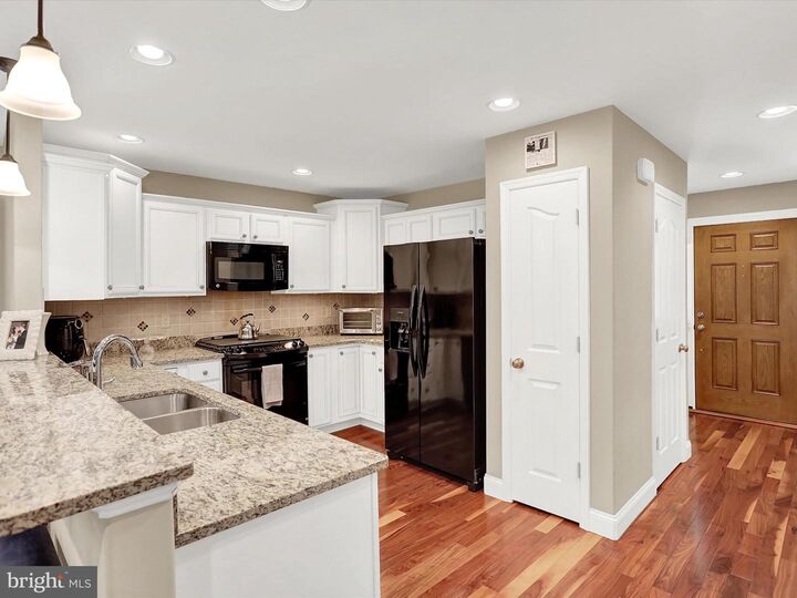 Property Photo:  2816 Pin Oak Drive  PA 17112 