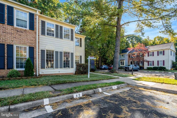 Property Photo: 5515 Cheshire Meadows Way VA 22032