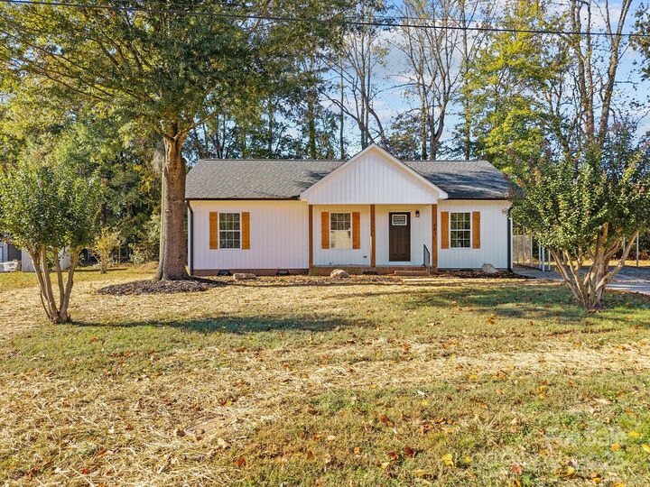 Property Photo:  602 Pecan Street  NC 28138