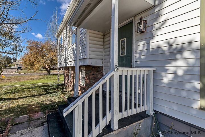 Property Photo:  3102 Hanson St  WY 82001 