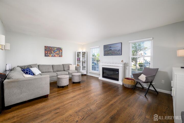 Property Photo:  58 Boxgrove Place  NJ 08873