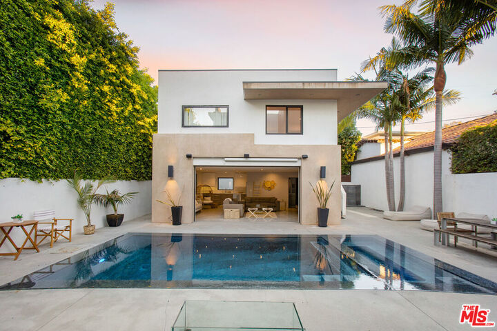 Property Photo:  454 N Sweetzer Ave  CA 90048 