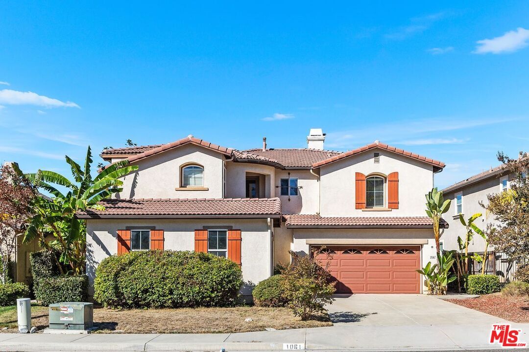Property Photo:  1061 Boulder Pl  CA 92057
